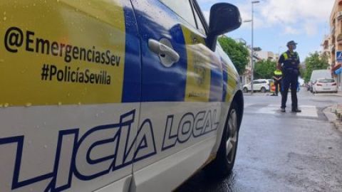 Coche patrulla de la Policía Local de Sevilla