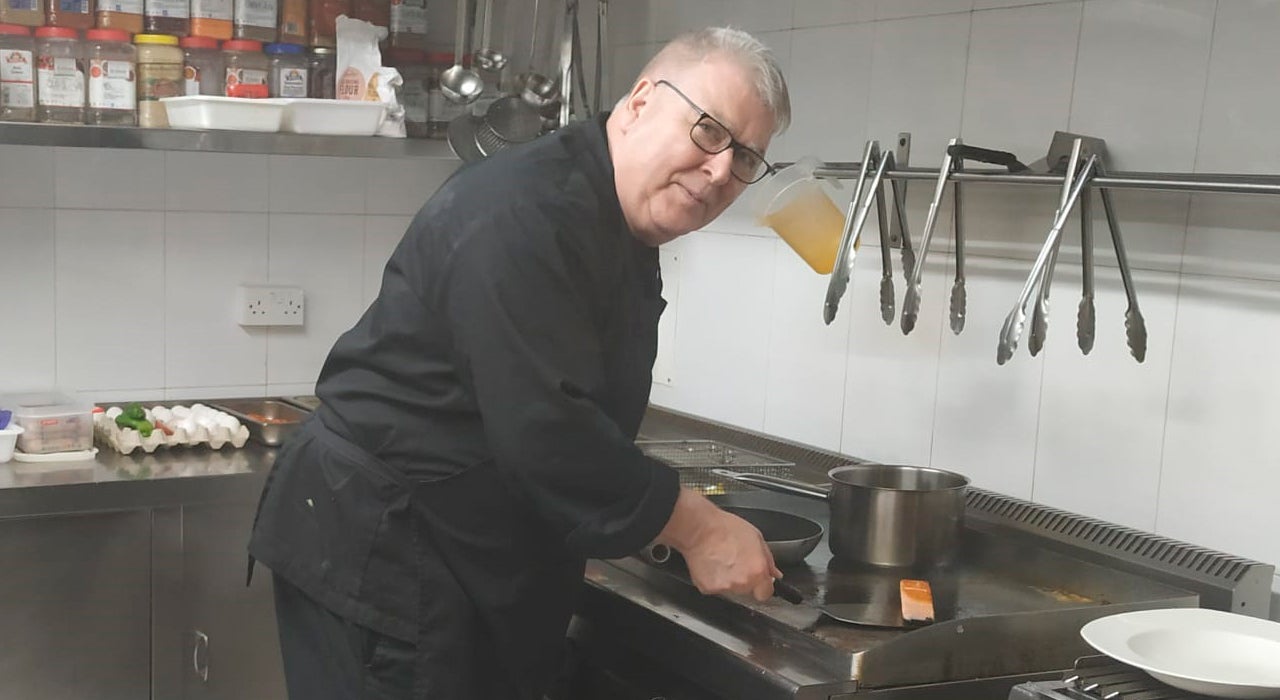 Quiénes somos: Rafael Cordón nos compara las ayudas a la hostelería que da Reino Unido con las de España Quiénes somos: Rafael Cordón nos compara las ayudas a la hostelería que da Reino Unido con las de España