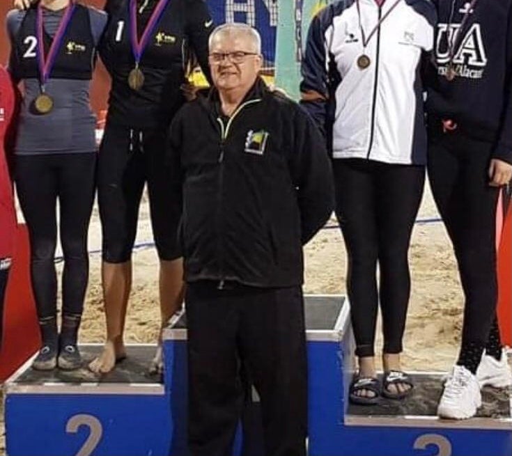 La pista de voleibol del Esperanza Lag pasará a llamarse 'José García Parres' La pista de voleibol del Esperanza Lag pasará a llamarse 'José García Parres'