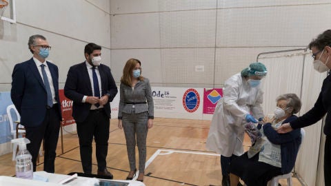 L&oacute;pez Miras inicio vacunaci&oacute;n mayores