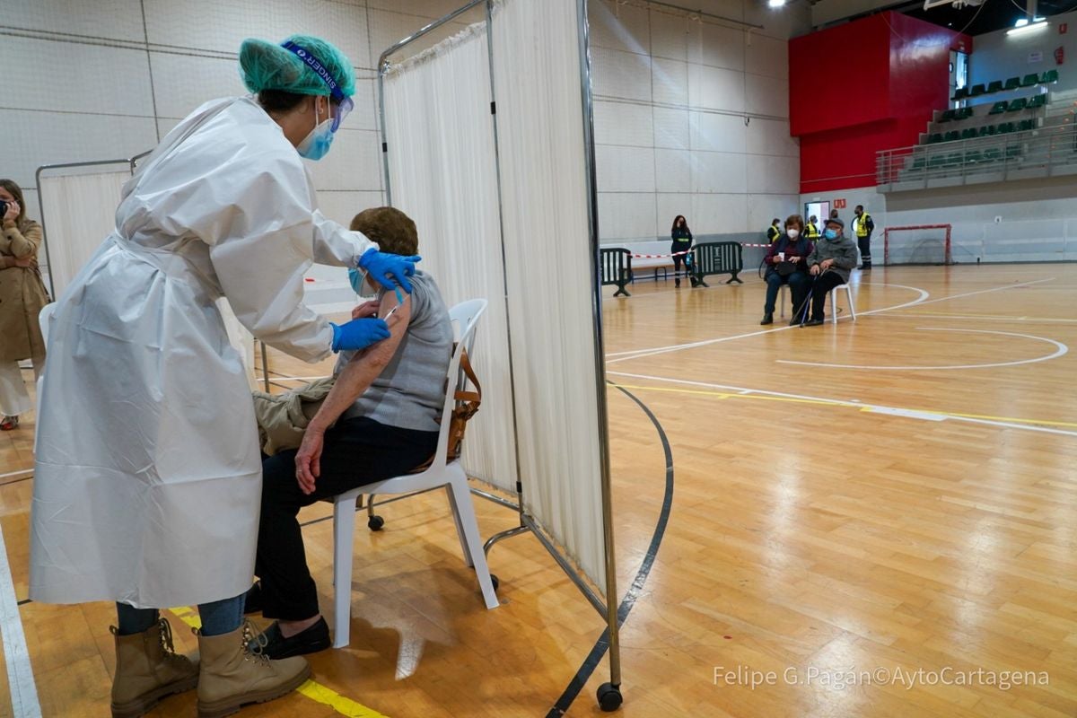 Comienzan en Cartagena las vacunaciones a mayores de 80 años Comienzan en Cartagena las vacunaciones a mayores de 80 años