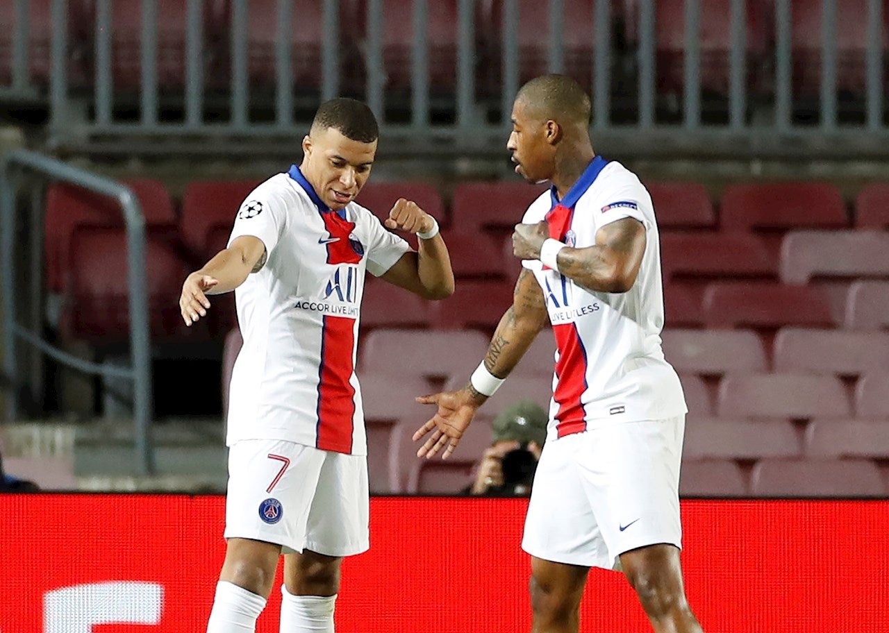 Una exhibición de Mbappé en el Camp Nou destroza al Barcelona y deja al PSG al borde de cuartos Una exhibición de Mbappé en el Camp Nou destroza al Barcelona y deja al PSG al borde de cuartos