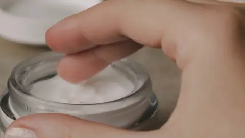 Cuidados de la piel con retinol Tratamientos con retinol que cambiarán tu piel