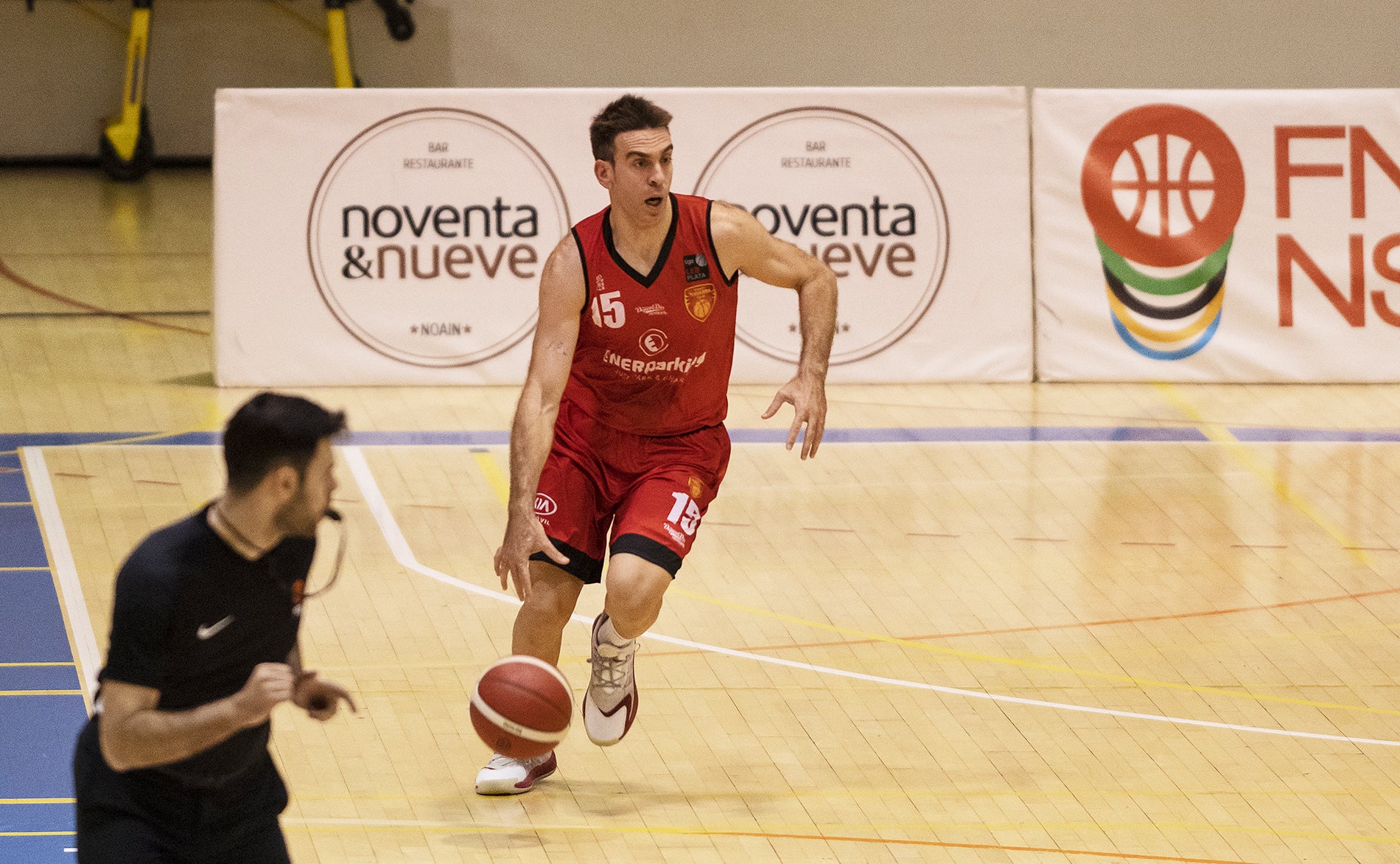 Iñaki Narros: "Como capitán no me conformo con salvarnos" Iñaki Narros: "Como capitán no me conformo con salvarnos"