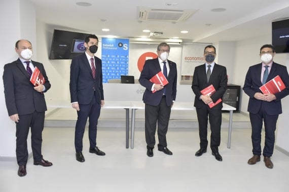 Los economistas murcianos creen que la crisis por la pandemia ha tocado suelo y perciben una lenta recuperación Los economistas murcianos creen que la crisis por la pandemia ha tocado suelo y perciben una lenta recuperación