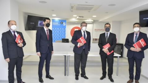 Los economistas murcianos creen que la crisis por la pandemia ha tocado suelo y perciben una lenta recuperaci&oacute;n
