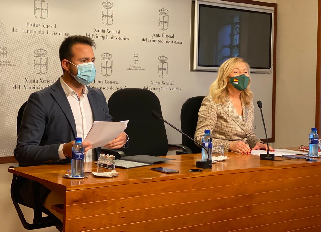 PP y Vox dan una rueda de prensa conjunta por primera vez PP y Vox dan una rueda de prensa conjunta por primera vez