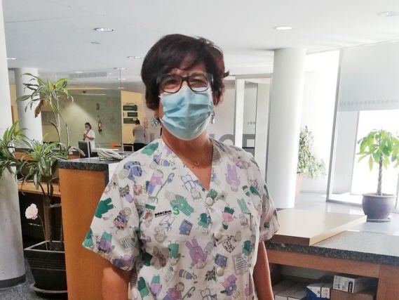 Eloísa Fernández: "Retrasar mi jubilación para seguir en el Hospital de Ciudad Real durante la primera ola de la pandemia no es valentía, es responsabilidad" Eloísa Fernández: "Retrasar mi jubilación para seguir en el Hospital de Ciudad Real durante la primera ola de la pandemia no es valentía, es responsabilidad"