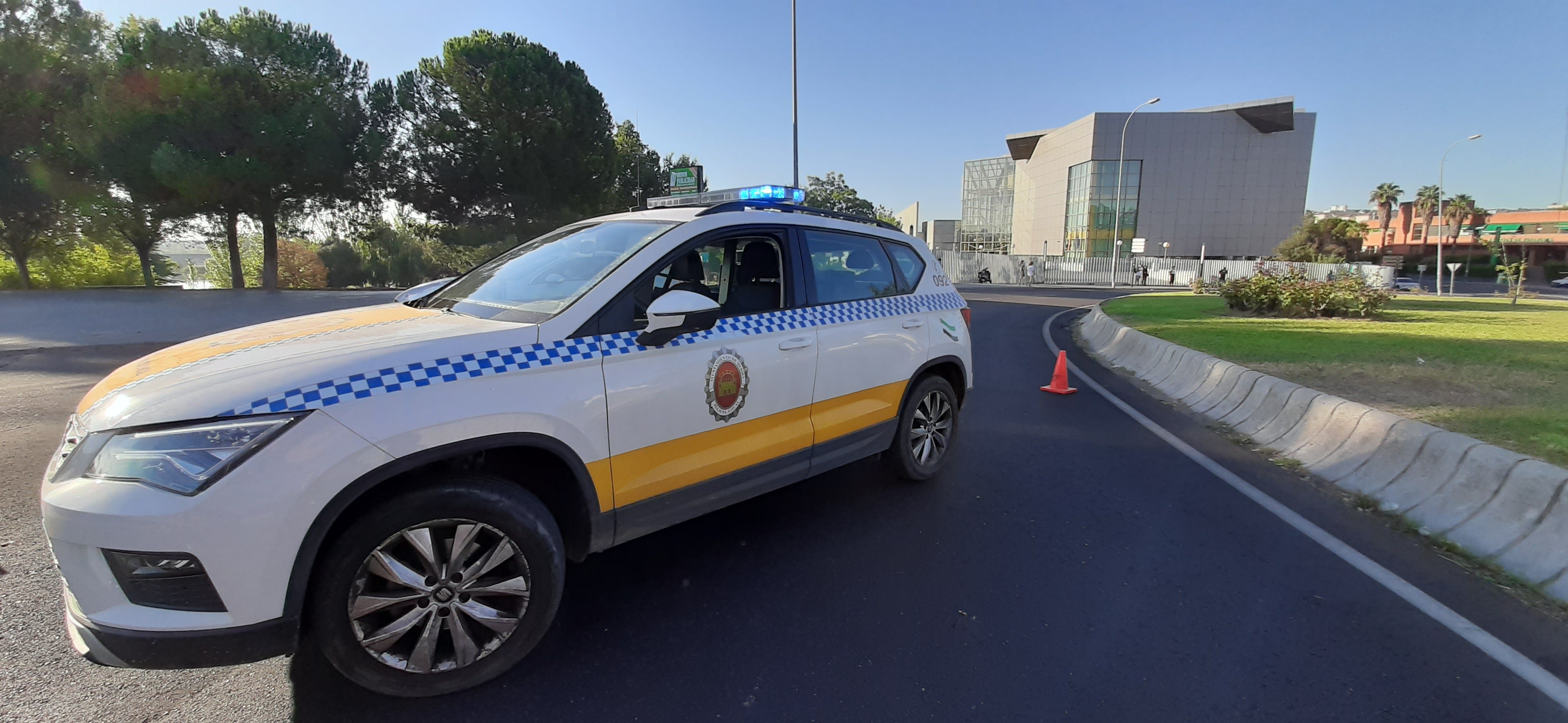 Dos denuncias en botellones, 10 por incumplir el toque de queda y 14 por no llevar mascarillas Dos denuncias en botellones, 10 por incumplir el toque de queda y 14 por no llevar mascarillas