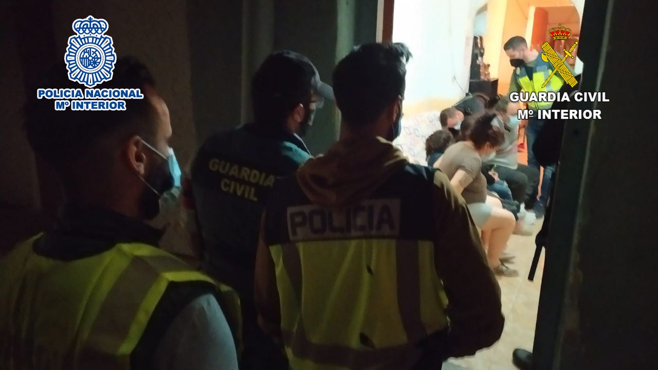 Apresada una banda de asaltantes de viviendas que actuaba con violencia extrema en la Vega Baja Apresada una banda de asaltantes de viviendas que actuaba con violencia extrema en la Vega Baja