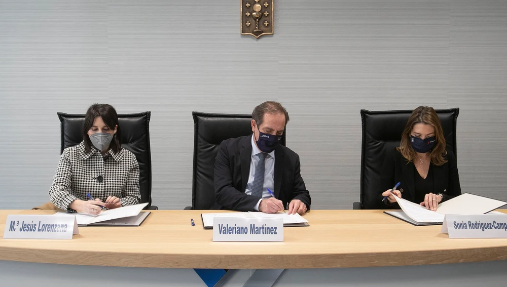 Acordo que permitirá reforzar a formación dos profesionais que traballan en contacto coas mulleres vítimas de violencia de xénero Acordo que permitirá reforzar a formación dos profesionais que traballan en contacto coas mulleres vítimas de violencia de xénero