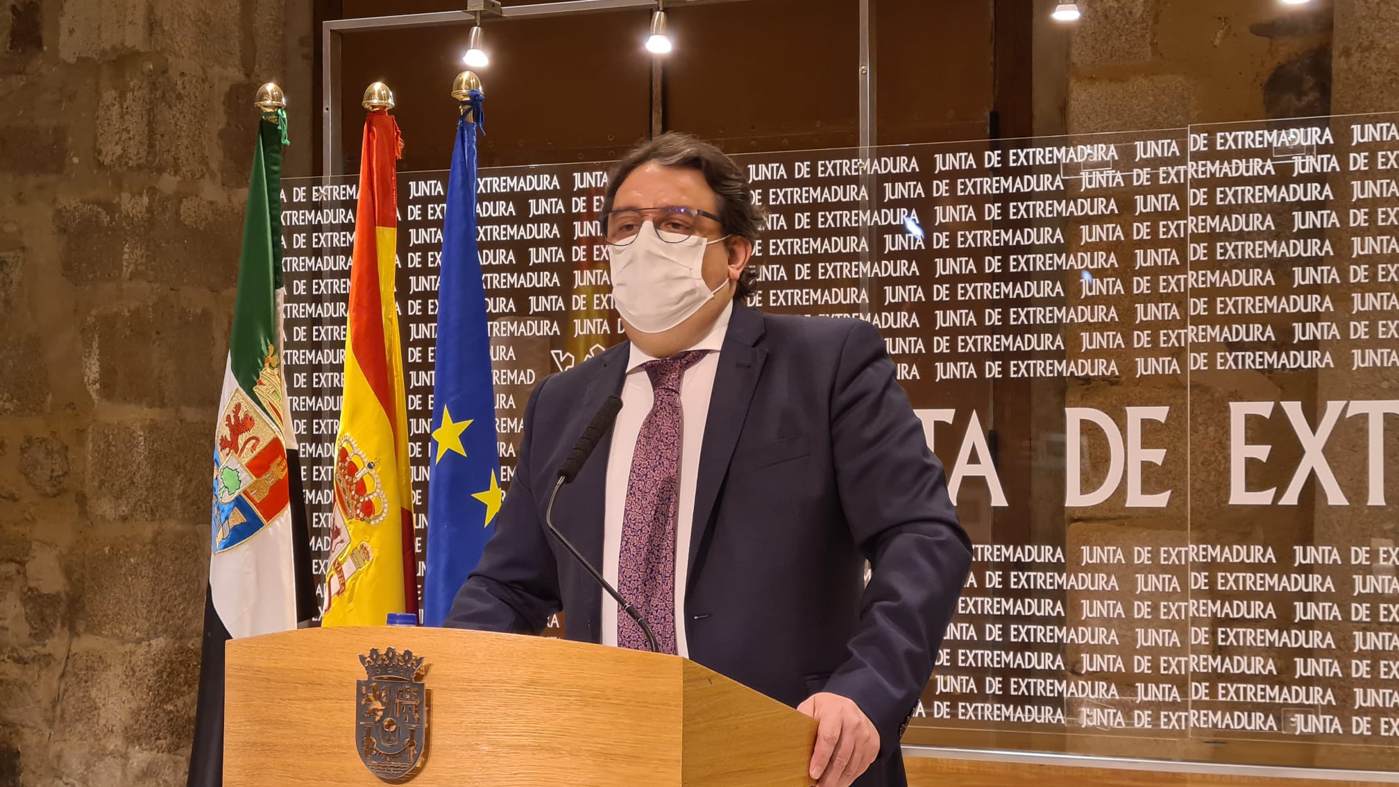 Extremadura relaja las restricciones contra el coronavirus y levanta el confinamiento perimetral: estas son las nuevas medidas aprobadas Extremadura relaja las restricciones contra el coronavirus y levanta el confinamiento perimetral: estas son las nuevas medidas aprobadas