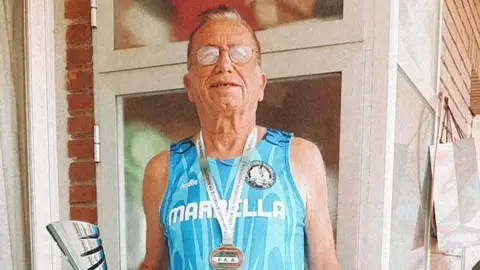 Gregorio, atleta del del Marbella del Sol Un campeón a los 73 años