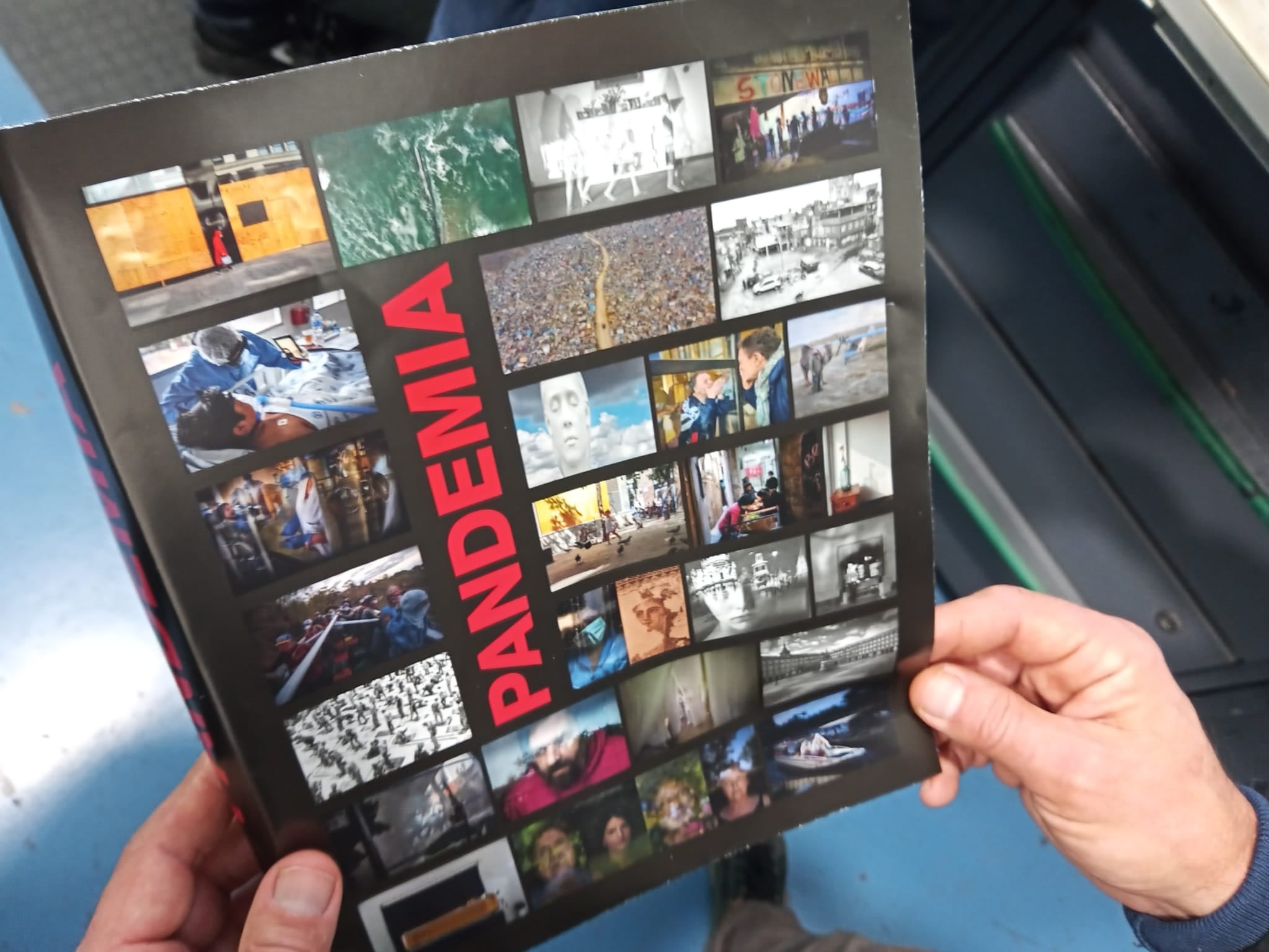 Gervasio Sánchez: "se tenía que haber mostrado imágenes de la realidad de la pandemia desde el principio" Gervasio Sánchez: "se tenía que haber mostrado imágenes de la realidad de la pandemia desde el principio"