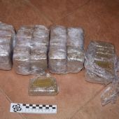 Parte de la droga incautada