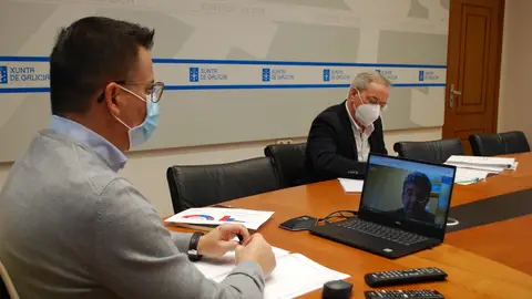 A Xunta estudia a probabilidade de crear unha aldea modelo en Taboadela Reunión do Conselleiro de Medio Rural e o alcalde de Taboadela