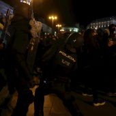 Antidisturbios cargan en Sol tras la protesta tras la manifestación en apoyo a Pablo Hasel