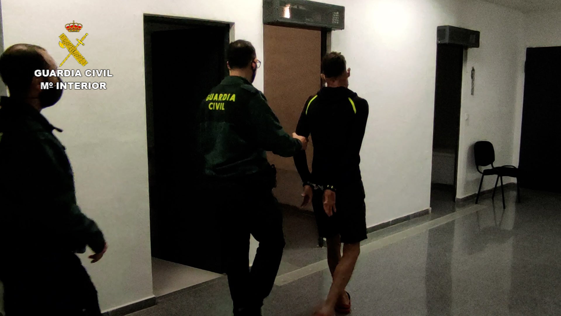 La Guardia Civil detiene a un hombre por dañar 9 vehículos y provocar 4 incendios en San Vicente del Raspeig La Guardia Civil detiene a un hombre por dañar 9 vehículos y provocar 4 incendios en San Vicente del Raspeig