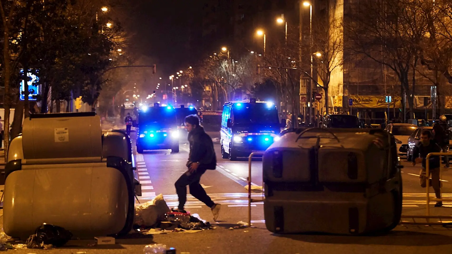 Nueva noche de disturbios en varias ciudades españolas en apoyo a Pablo Hasél