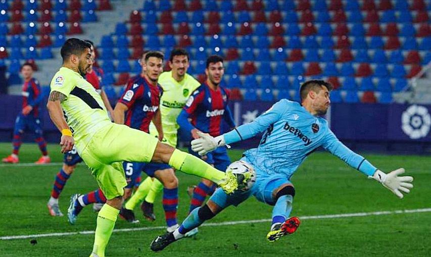 Aitor Fernández: "Luis Suárez es el mejor delantero de Europa de largo" Aitor Fernández: "Luis Suárez es el mejor delantero de Europa de largo"