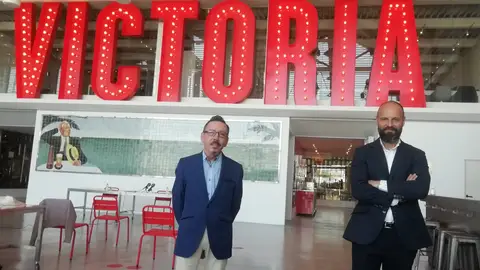 Cerveza Victoria y el Carnaval de Málaga continuarán unidos Firma de un nuevo convenio