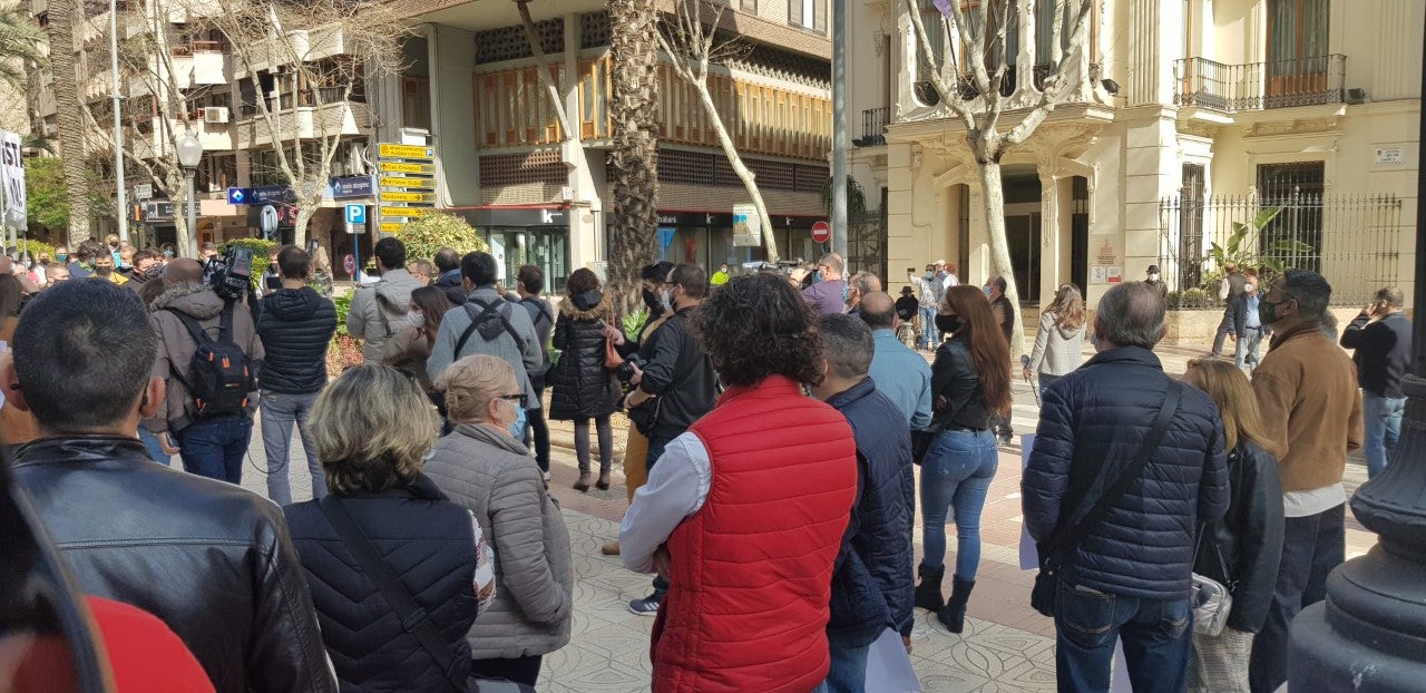 La Coordinadora Empresarial de Ocio y Hostelería denuncia el fracaso del 'Plan Resistir' La Coordinadora Empresarial de Ocio y Hostelería denuncia el fracaso del 'Plan Resistir'