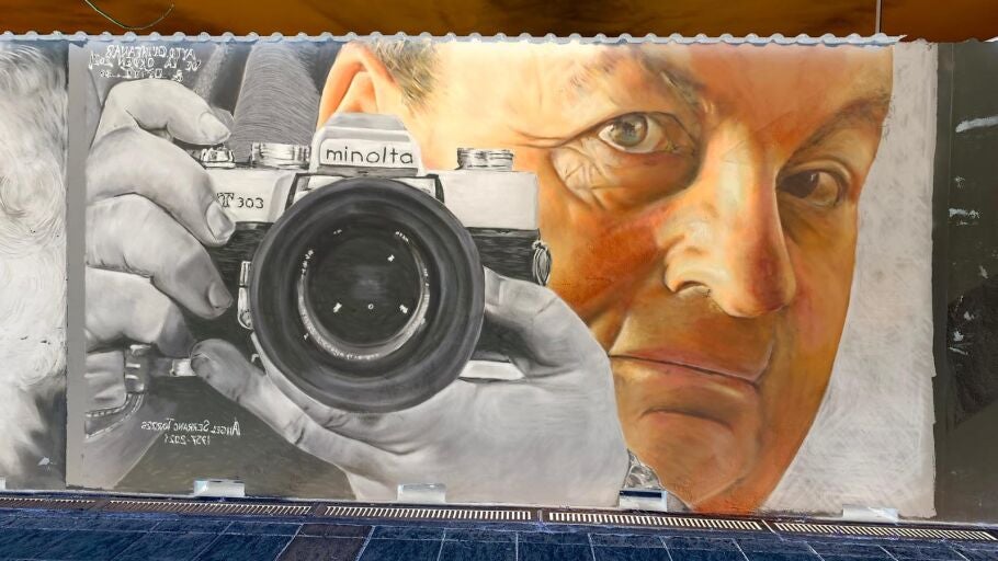La Concejal&iacute;a de Cultura y Franz Campoy homenajean a &Aacute;ngel Serrano con un mural en su honor