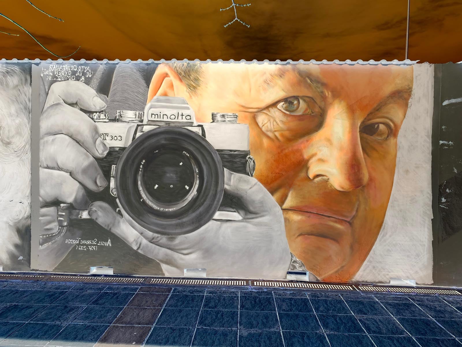 La Concejalía de Cultura y Franz Campoy homenajean a Ángel Serrano con un mural en su honor La Concejalía de Cultura y Franz Campoy homenajean a Ángel Serrano con un mural en su honor