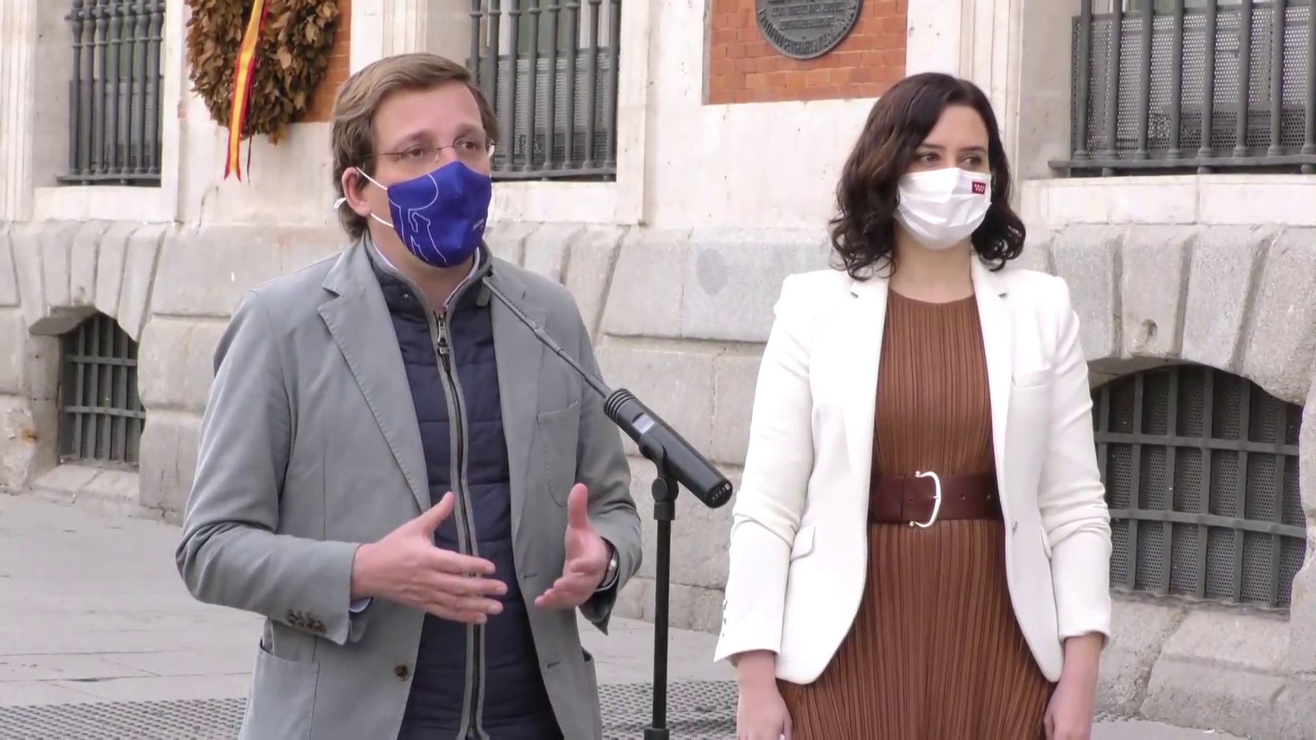 Almeida ve inaceptable el tuit de Echenique justificando unos disturbios que "buscaban incendiar la ciudad" Almeida ve inaceptable el tuit de Echenique justificando unos disturbios que "buscaban incendiar la ciudad"