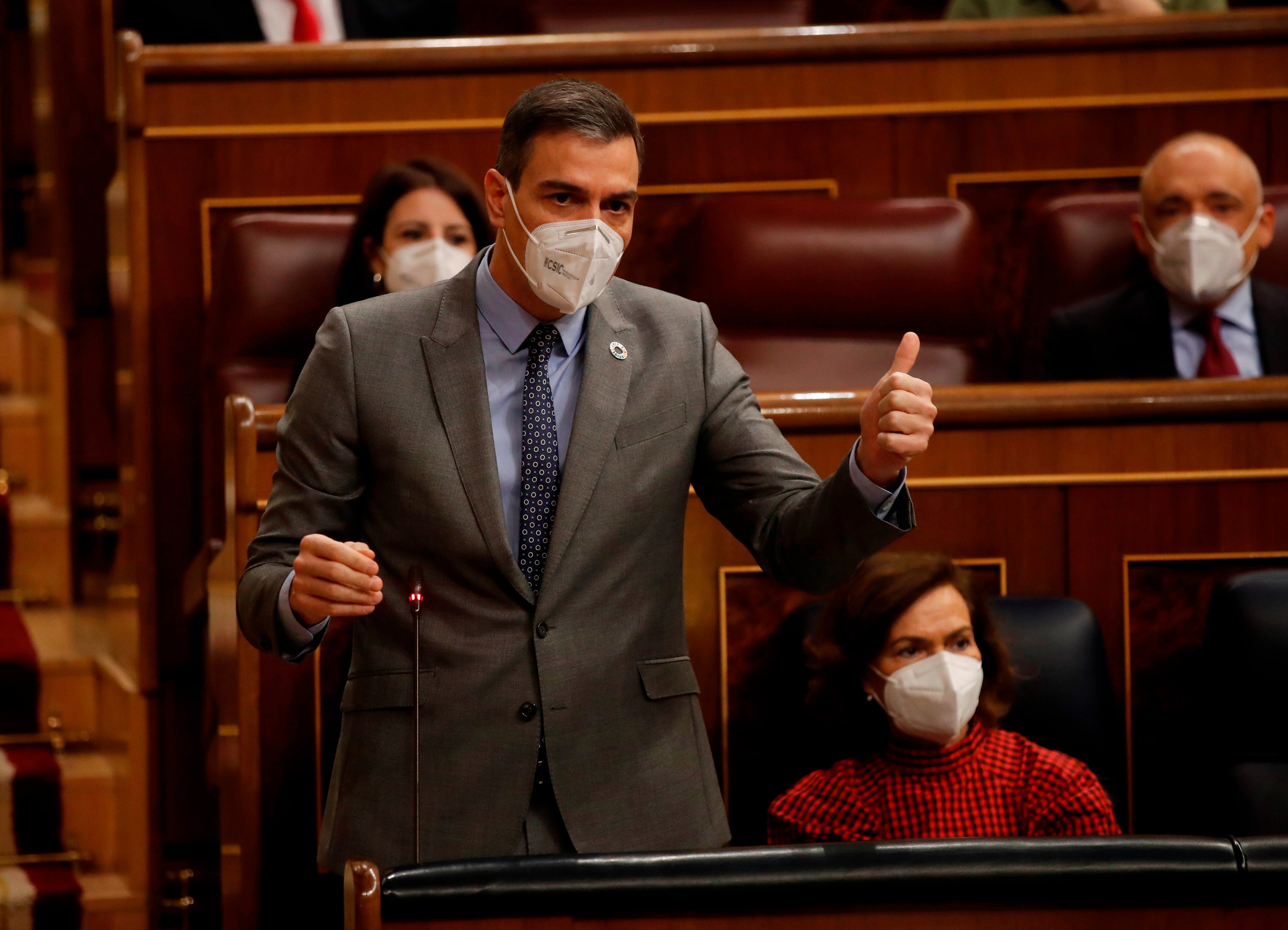 Aplazada al viernes la aprobación del plan de 11.000 millones en ayudas que enfrenta al Gobierno de coalición Aplazada al viernes la aprobación del plan de 11.000 millones en ayudas que enfrenta al Gobierno de coalición
