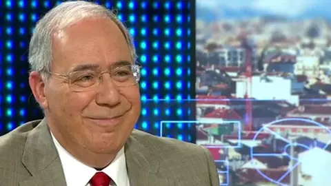 Roberto Fernández, Doctor en Història Moderna per la UB Roberto Fernández, Doctor en Història Moderna per la UB