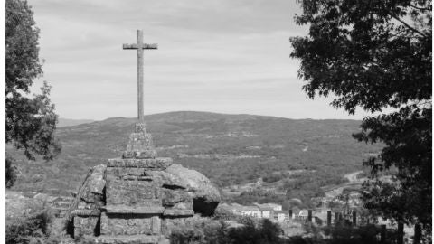 Piden a eliminaci&oacute;n dun monumento fascista en Celanova.