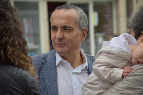 Un concejal socialista interrumpe una rueda de prensa del PP Un concejal socialista interrumpe una rueda de prensa del PP