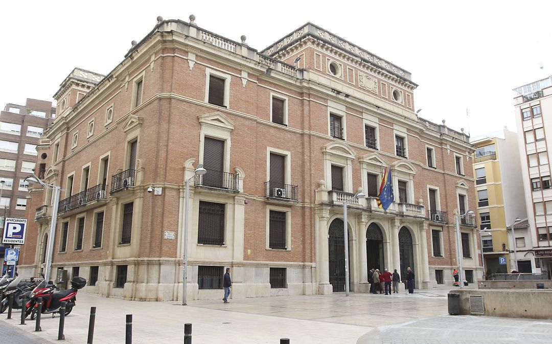 Bankia deberá pagar a la Diputación 316.000 euros por unas preferentes de la herencia de Francisco Esteve Bankia deberá pagar a la Diputación 316.000 euros por unas preferentes de la herencia de Francisco Esteve