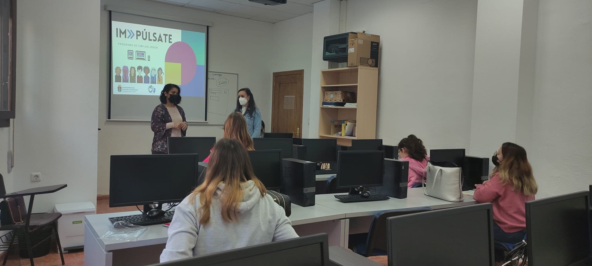 Las Concejalías de Juventud y Servicios Sociales ponen en marcha un nuevo programa para el empleo en jóvenes, con el que se pretende mejorar la búsqueda activa de empleo Las Concejalías de Juventud y Servicios Sociales ponen en marcha un nuevo programa para el empleo en jóvenes, con el que se pretende mejorar la búsqueda activa de empleo