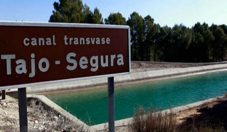 Los regantes consideran que la reducción a 27 hm3 es un capricho del gobierno que matará el desarrollo del sureste español Los regantes consideran que la reducción a 27 hm3 es un capricho del gobierno que matará el desarrollo del sureste español