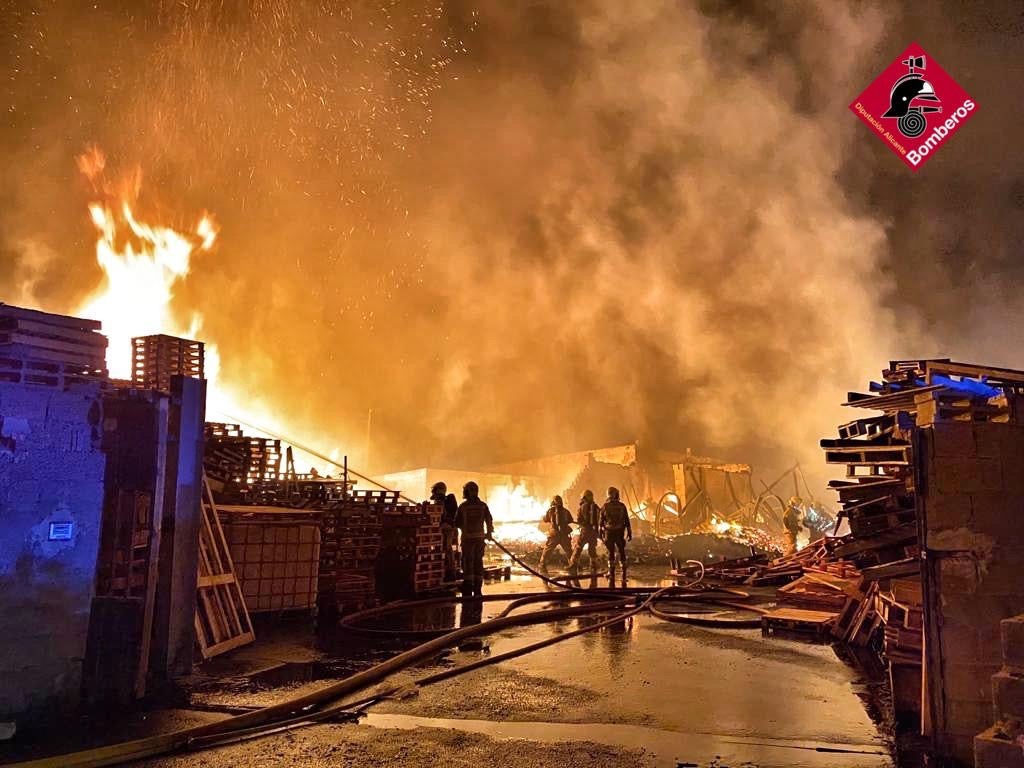 Los bomberos del Consorcio Provincial de la Diputación realizaron en 2020 más de 8.000 actuaciones Los bomberos del Consorcio Provincial de la Diputación realizaron en 2020 más de 8.000 actuaciones