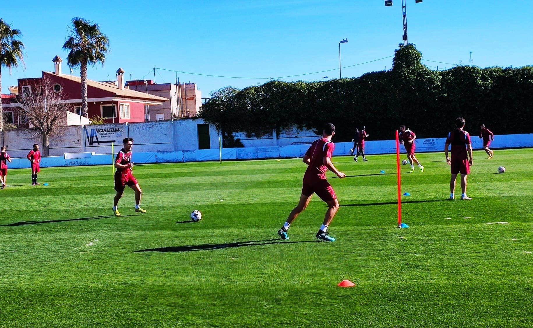 El Orihuela CF se mide fuera de casa al Peña Deportiva con las bajas de Marín, Badal y Cases El Orihuela CF se mide fuera de casa al Peña Deportiva con las bajas de Marín, Badal y Cases