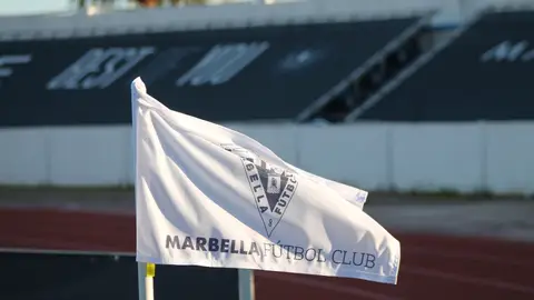 Banderín Marbella FC El futuro del equipo en el aire