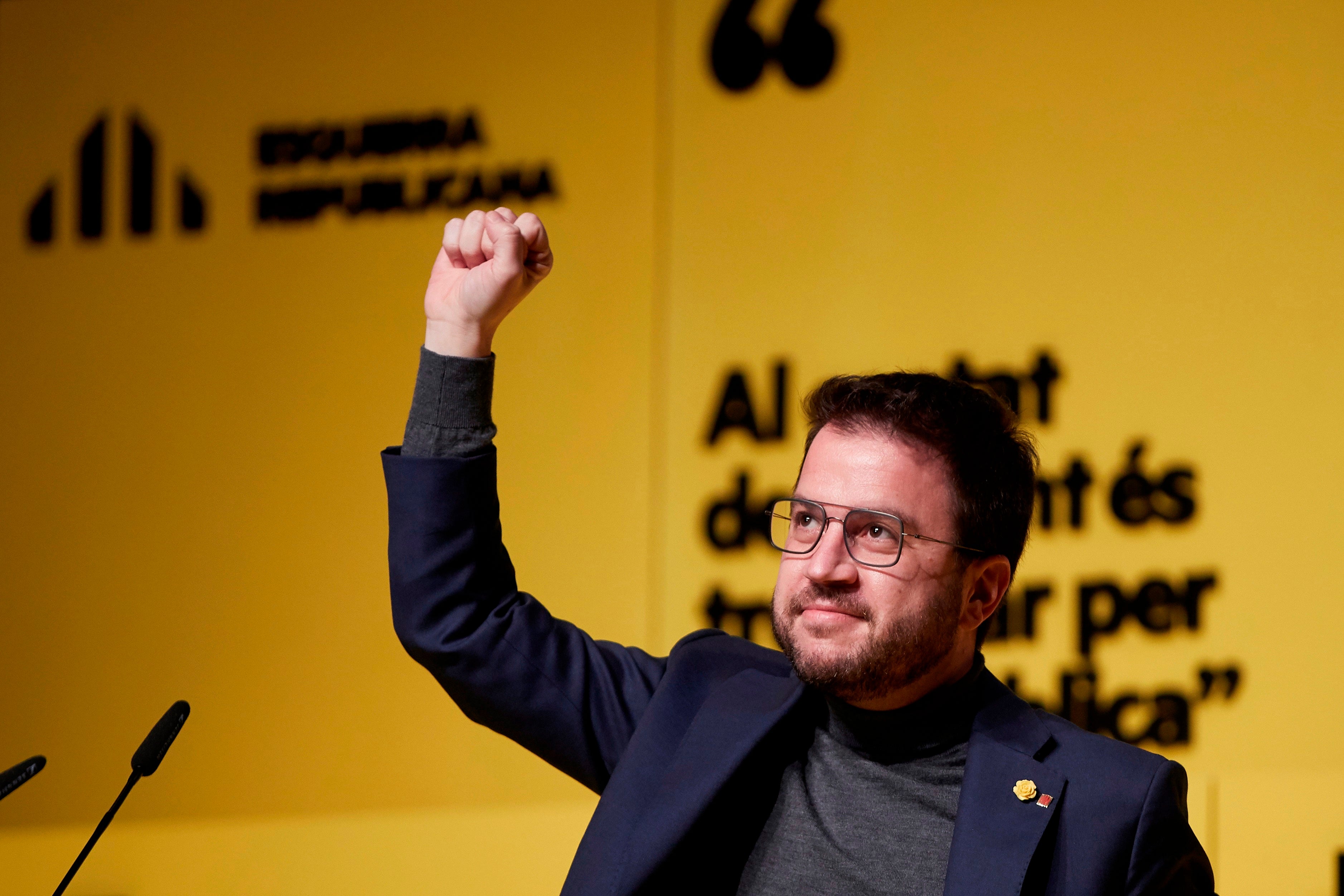 Pere Aragonès muestra su apoyo a los Mossos pero pide "no criminalizar" las protestas Pere Aragonès muestra su apoyo a los Mossos pero pide "no criminalizar" las protestas