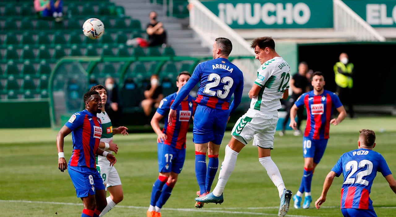 Elche 1 - 0 Eibar: Un gol de Dani Calvo ha dado la victoria al Elche en su propio campo Elche 1 - 0 Eibar: Un gol de Dani Calvo ha dado la victoria al Elche en su propio campo