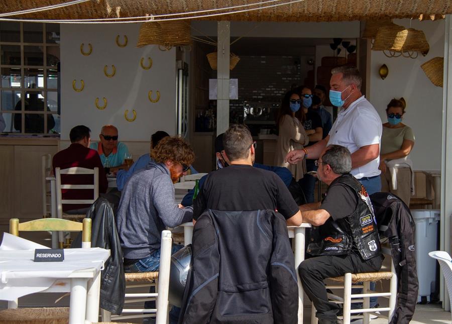 Nuevas medidas y restricciones en Castilla - La Mancha, Madrid, Cataluña, Andalucía y últimas noticias del coronavirus en España hoy Nuevas medidas y restricciones en Castilla - La Mancha, Madrid, Cataluña, Andalucía y últimas noticias del coronavirus en España hoy
