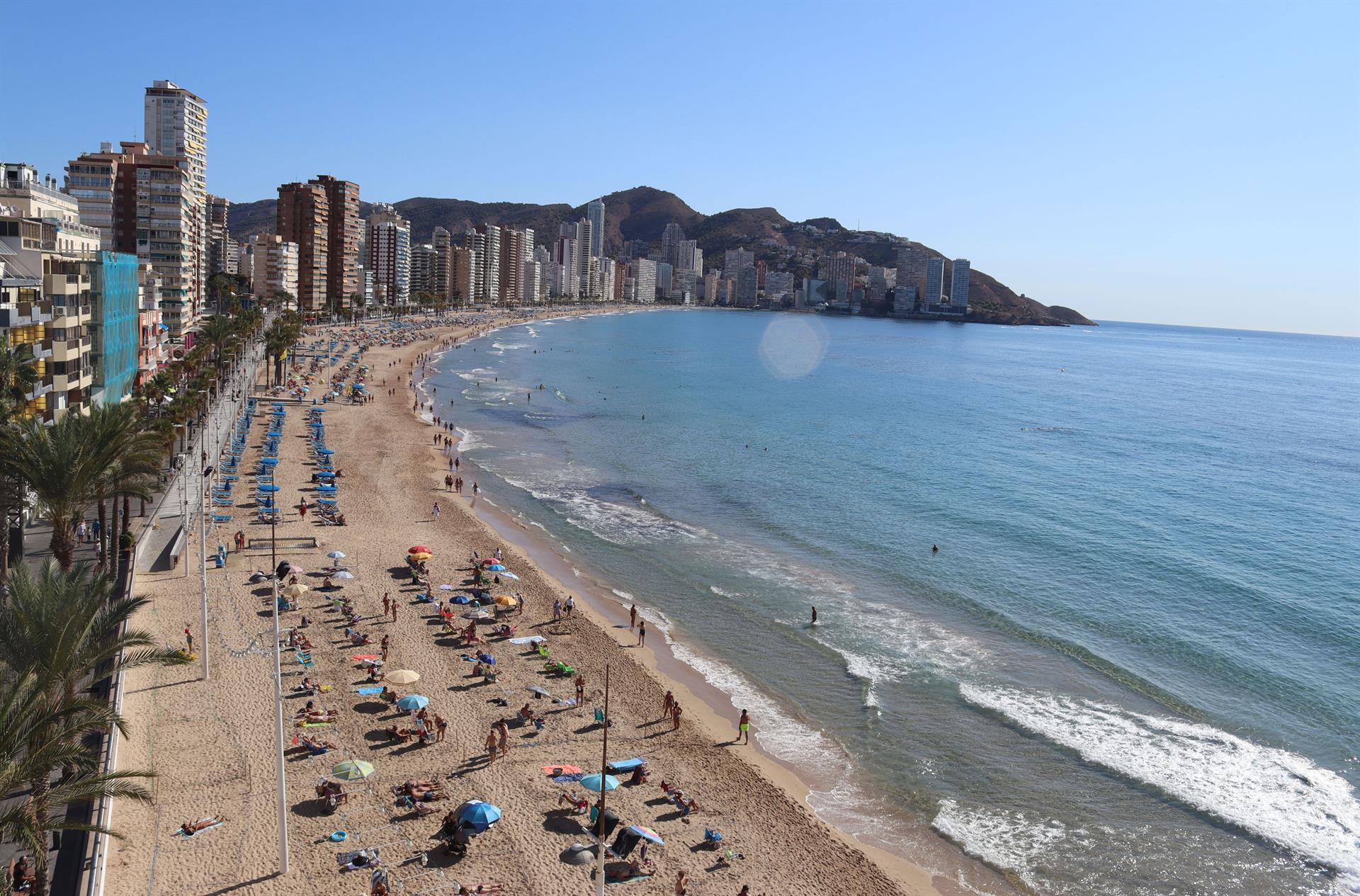 Las asociaciones de ocio de Benidorm se suman a la demanda penal contra las medidas restrictivas Las asociaciones de ocio de Benidorm se suman a la demanda penal contra las medidas restrictivas