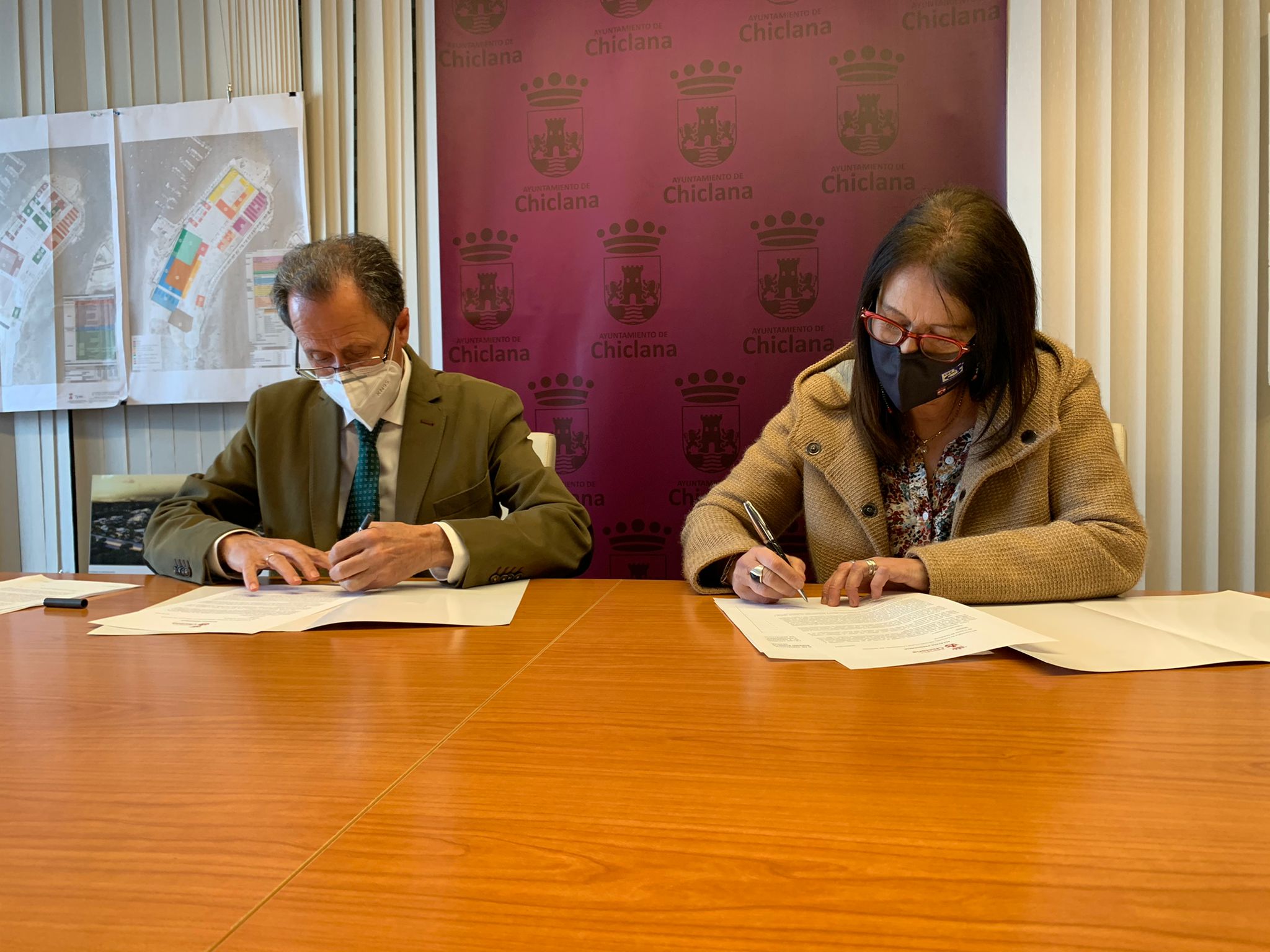 Ayuntamiento y vecinos reclaman una solución integral para las viviendas de Caja de Ahorros, Fermesa y Recreo San Pedro Ayuntamiento y vecinos reclaman una solución integral para las viviendas de Caja de Ahorros, Fermesa y Recreo San Pedro