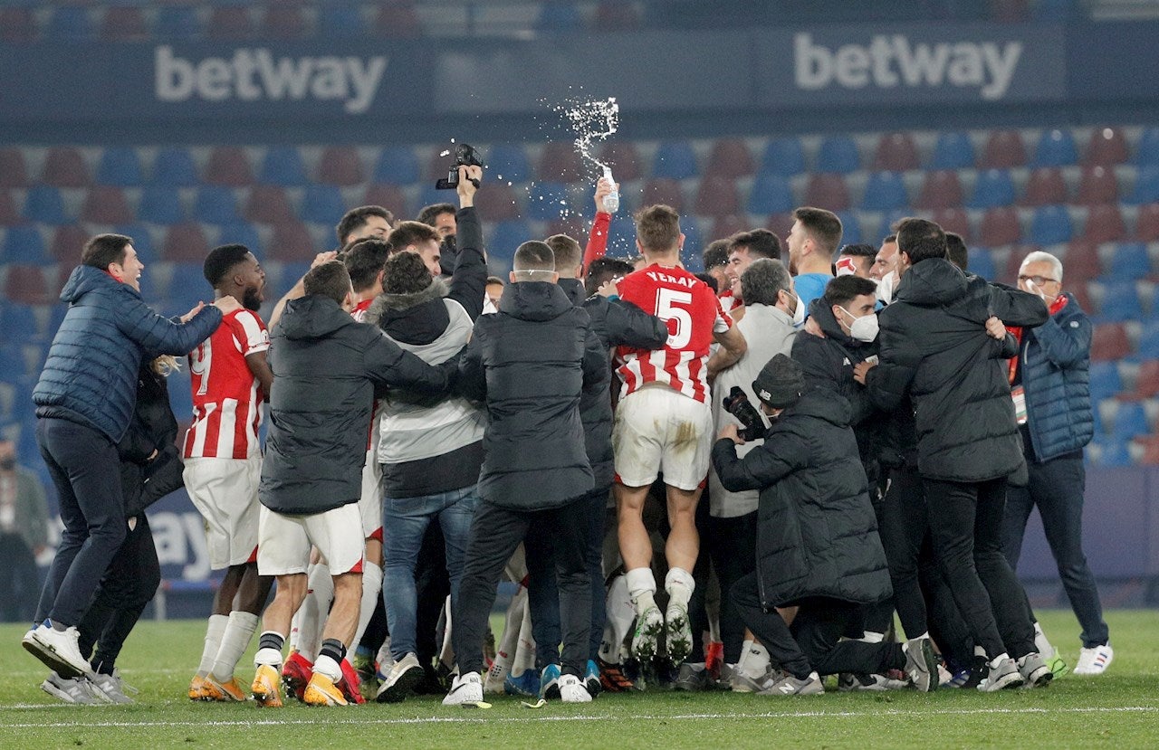 Berenguer mete al Athletic en la final de Copa y fulmina el sueño de un gran Levante Berenguer mete al Athletic en la final de Copa y fulmina el sueño de un gran Levante