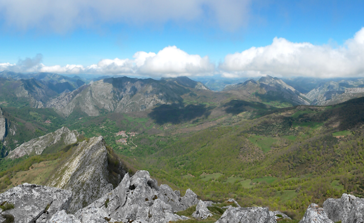 El Ayuntamiento de Ponga potencia una web para facilitar el asentamiento de nuevos vecinos El Ayuntamiento de Ponga potencia una web para facilitar el asentamiento de nuevos vecinos