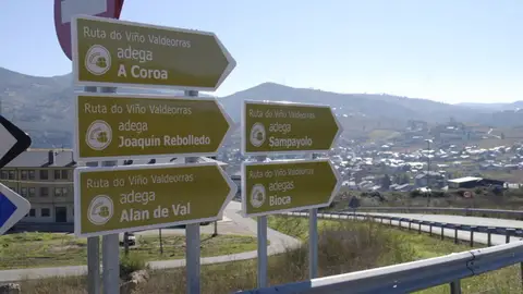 Deputación e “Ruta do Viño de Valdeorras” potenciarán as covas como referente enoturístico Deputación e “Ruta do Viño de Valdeorras” potenciarán as covas como referente enoturístico