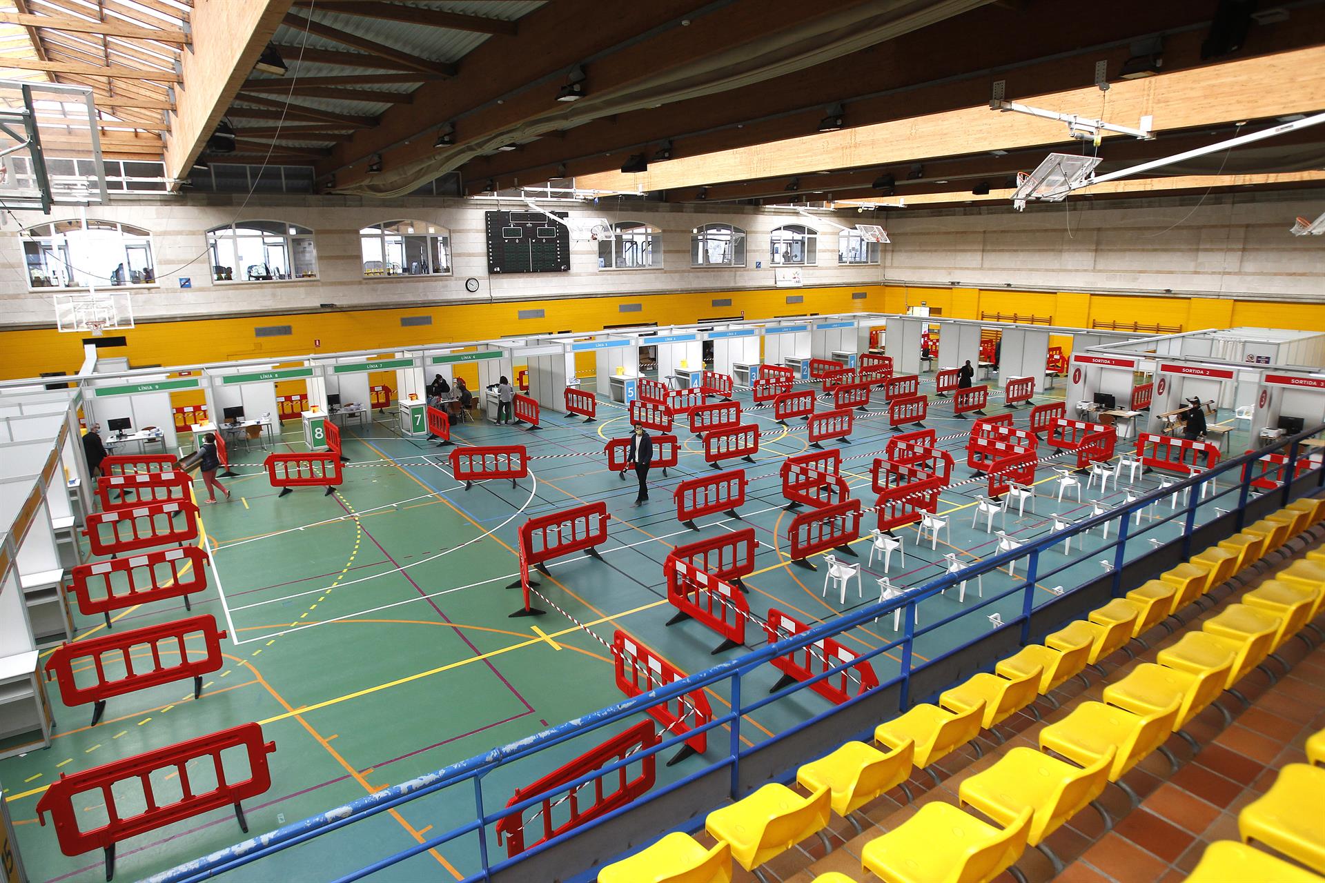 Baleares cierra los 'vacunódromos' y programa la tercera dosis para grupos inmunodeprimidos Baleares cierra los 'vacunódromos' y programa la tercera dosis para grupos inmunodeprimidos