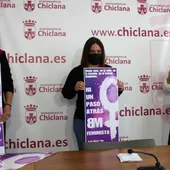 Susana Rivas y las representantes de las asociaciones de mujeres de Chiclana Susana Rivas y las representantes de las asociaciones de mujeres de Chiclana