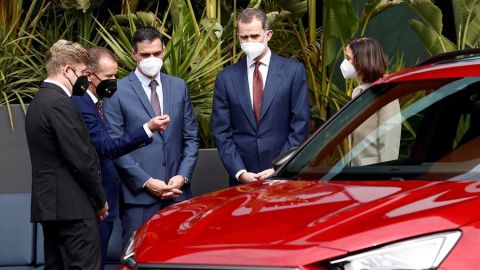 Plant&oacute;n de la Generalitat al Rey Felipe VI y Pedro S&aacute;nchez en la visita a SEAT